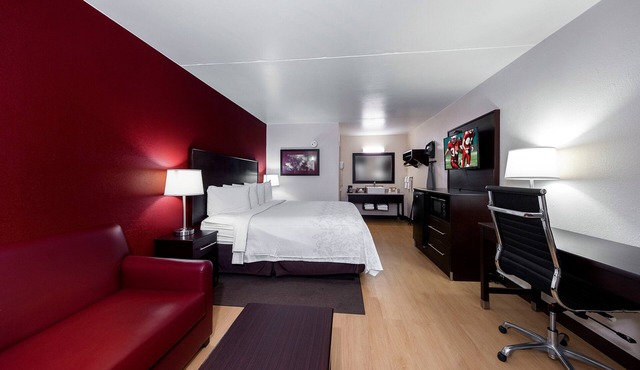 Red Roof Inn PLUS+ Huntsville - Madison