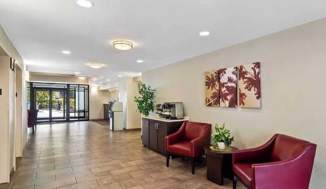 Red Roof Inn PLUS+ Jacksonville - Southpoint