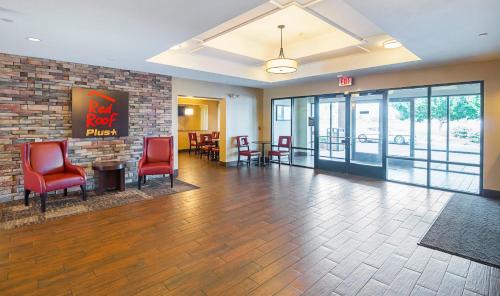 Red Roof Inn PLUS + Phoenix West