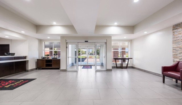 Red Roof Inn PLUS+ & Suites Birmingham - Bessemer