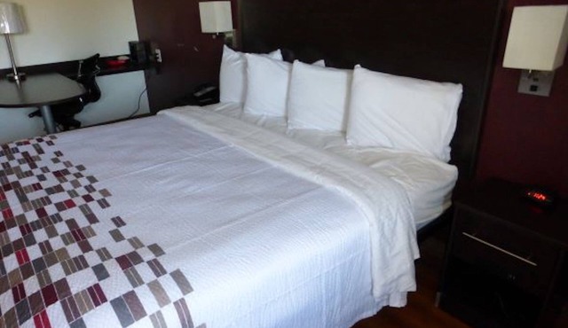 Red Roof Inn St Louis - Florissant