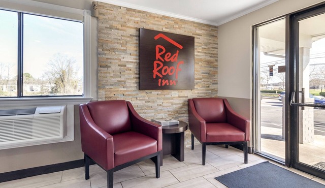 Red Roof Inn Suffolk