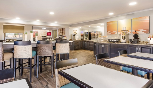 Red Roof Inn & Suites Athens, AL