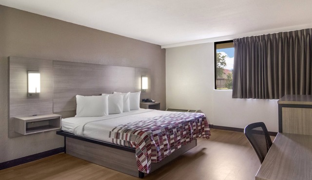 Red Roof Inn & Suites Brunswick I-95