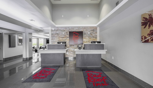 Red Roof Inn & Suites Calhoun