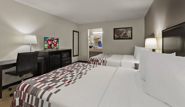 Red Roof Inn & Suites Cave City