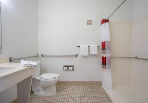 Red Roof Inn & Suites Indianapolis Airport