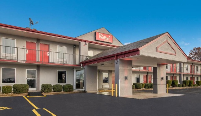 Red Roof Inn & Suites Jackson, TN