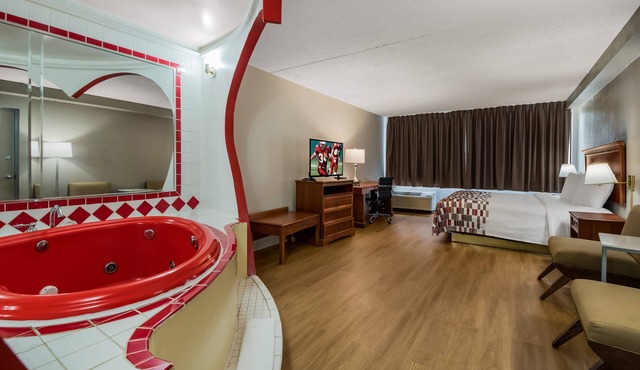 Red Roof Inn & Suites Newark - University