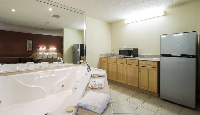 Red Roof Inn & Suites Philadelphia - Bellmawr