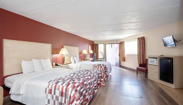 Red Roof Inn & Suites Pigeon Forge - Parkway