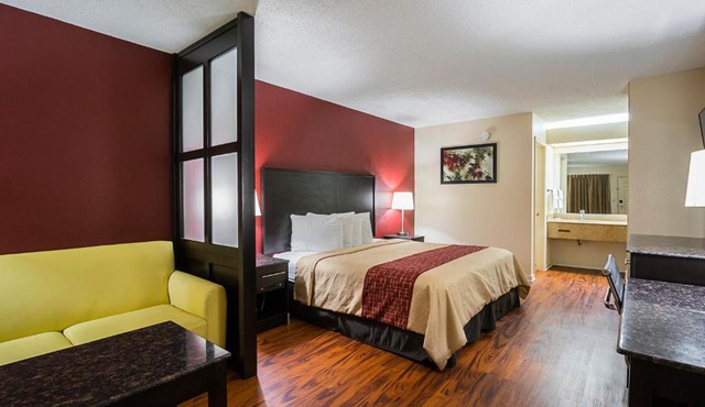 Red Roof Inn & Suites Scottsboro