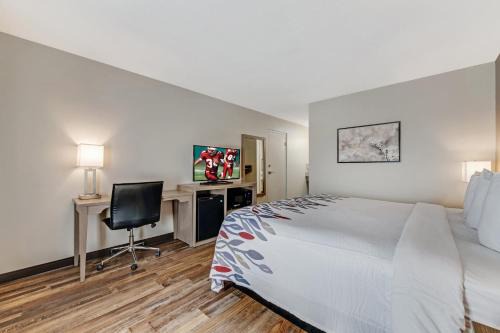 Red Roof Inn & Suites Wilkesboro