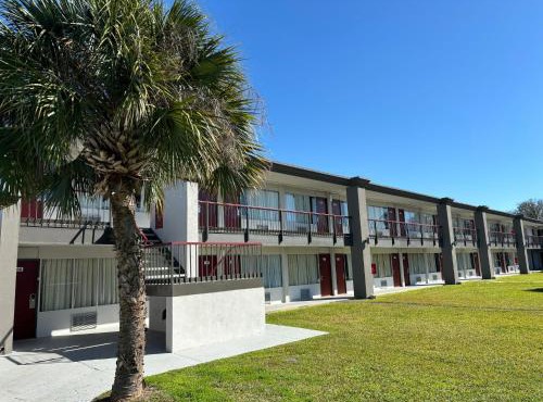 Red Roof Inn Wildwood, FL - The Villages