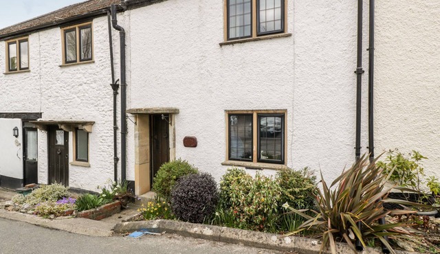 RED ROOF, pet friendly, with open fire in Combe St Nicholas