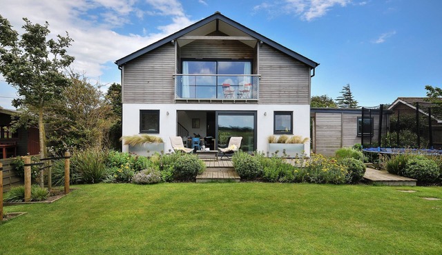 Red Roofs Beach house, Camber Sands. Sleeps 10