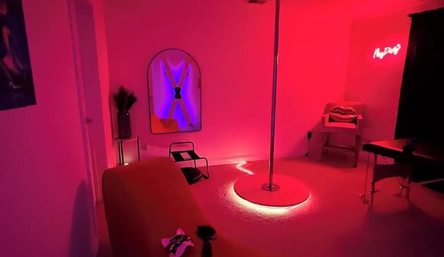 Red room in Charlotte, themed house for adults