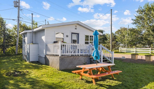 Red Sands, Spacious, 2 BRs, Living Room, Full bathroom & a Patio