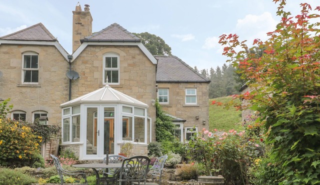 Red Squirrel Cottage, 5 Biddlestone