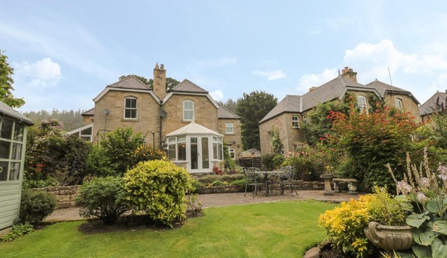 Red Squirrel Cottage, 5 Biddlestone