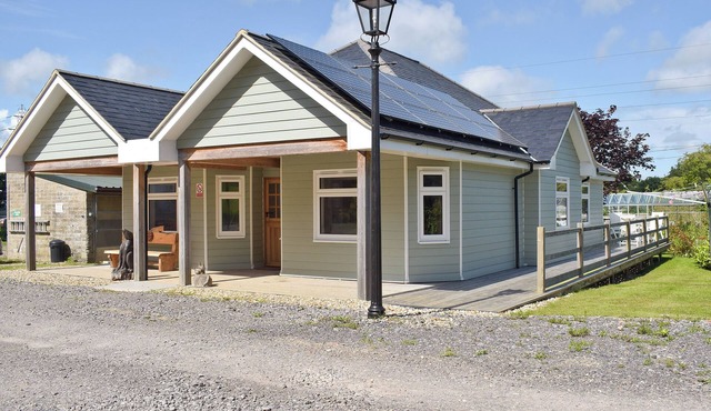 Red Squirrel Lodge - UKC677