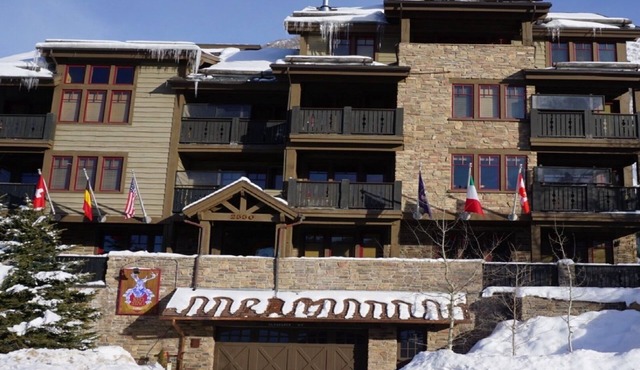 Red Stag Lodge Lower DV, Easy walk to Snow Park Lodge & St. Regis