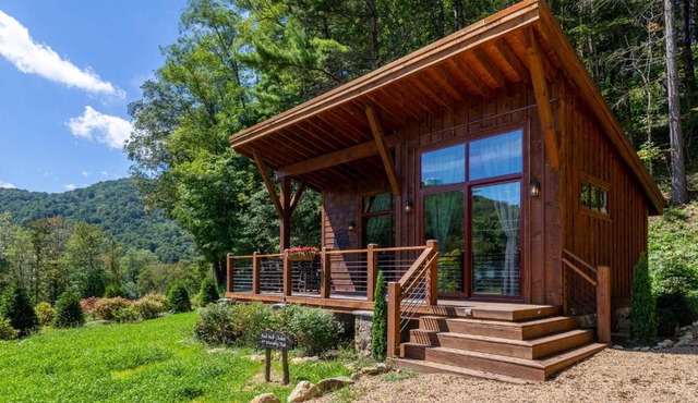 Red Wolf Chalet at Eagles Nest