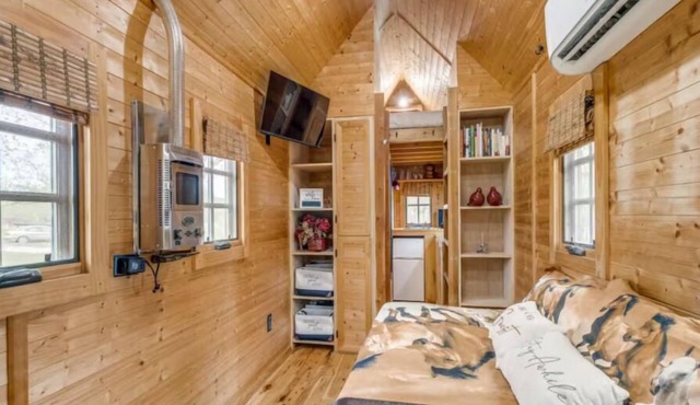 Redbud Falls Ranch Vacation Home, Horseback Riding