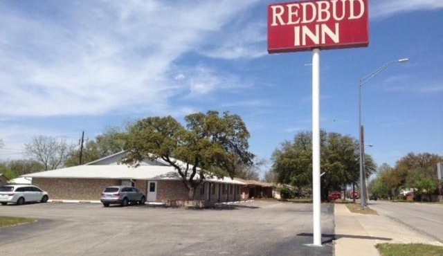 Redbud Inn