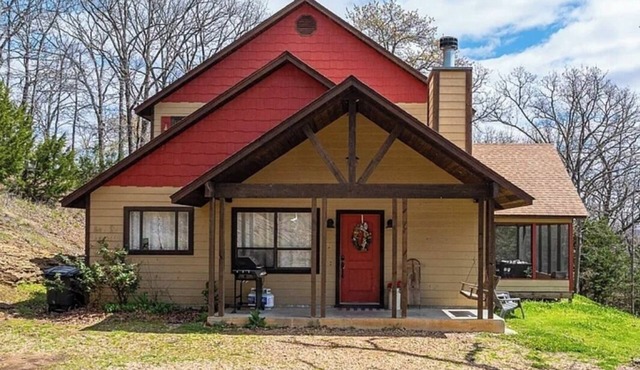 Redbud Lane Cabin at Lake Tenkiller