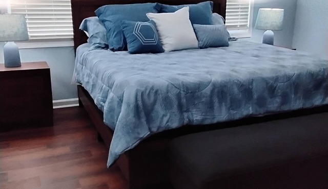 Redd's Peaceful Retreat nOffering 5 bedrooms A theater room and a billiards room