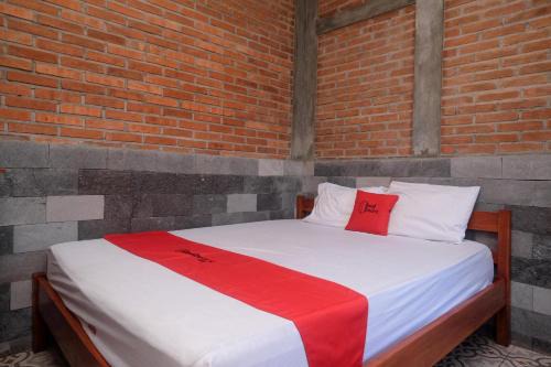 RedDoorz at Omah Kayu Homestay Yogyakarta
