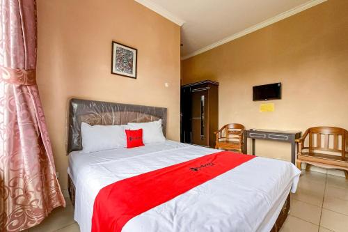 RedDoorz Casa Delray Syariah at Pantai Pelabuhan Ratu