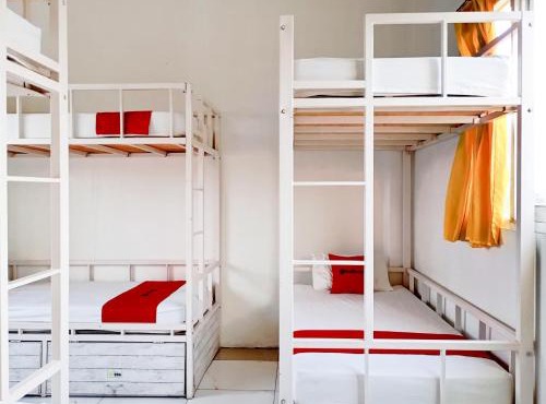 RedDoorz Hostel at Luna Bunkbed Malioboro