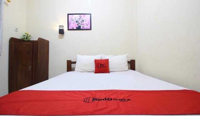 RedDoorz @ Jalan Parangtritis