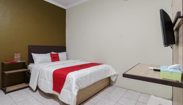 RedDoorz near Cikampek Mall Karawang