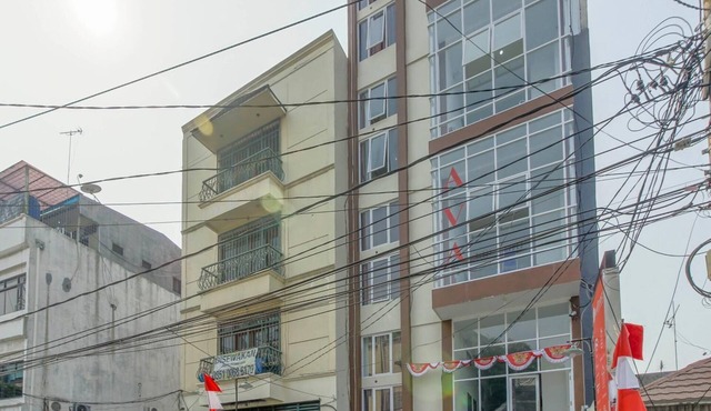 RedDoorz near Hayam Wuruk