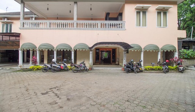 RedDoorz near Kebun Raya Bogor