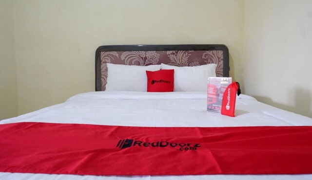 RedDoorz near Lippo Plaza Buton