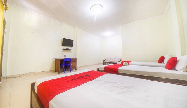 RedDoorz near Nusa Cendana University