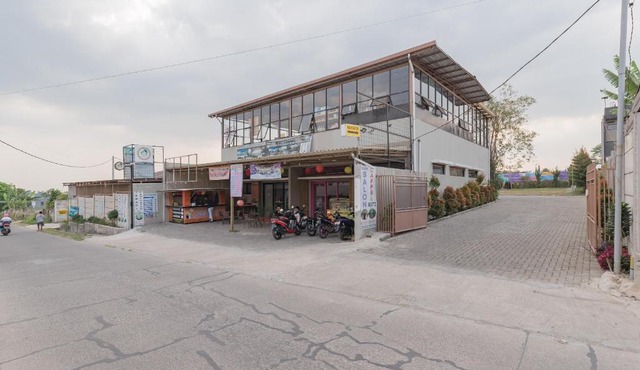 RedDoorz near Universitas Advent Indonesia