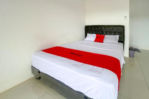 RedDoorz Plus at Pantai Sayangheulang Garut
