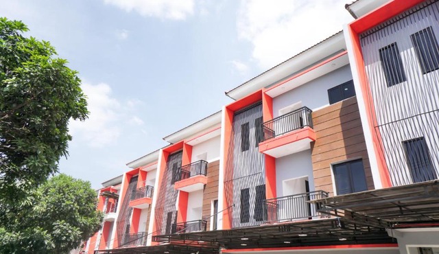 RedDoorz Plus at Tlogomas