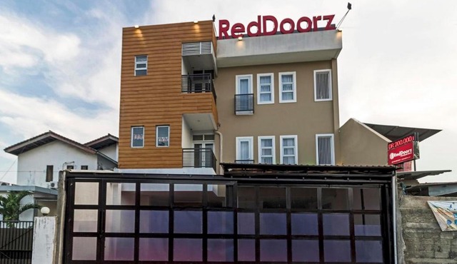 RedDoorz Plus @ Cipete Damai