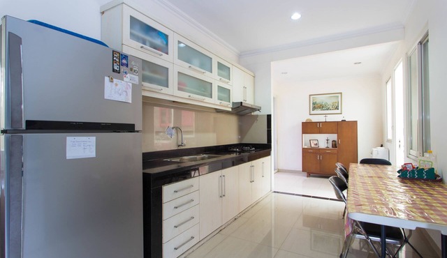 RedDoorz Plus near Siloam Karawaci