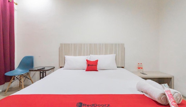 RedDoorz Syariah at Cigadung Raya Street