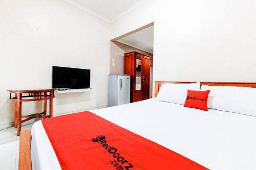 RedDoorz Syariah at Delta Sari Aloha Waru