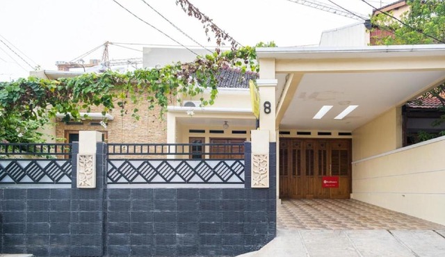 RedDoorz Syariah near Grand Kota Bintang