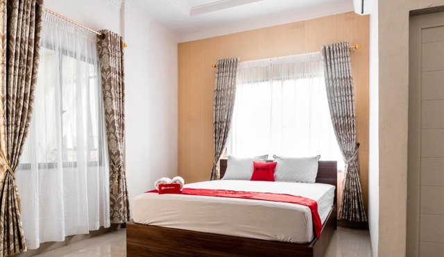 RedDoorz Syariah near Stadion Teladan Medan
