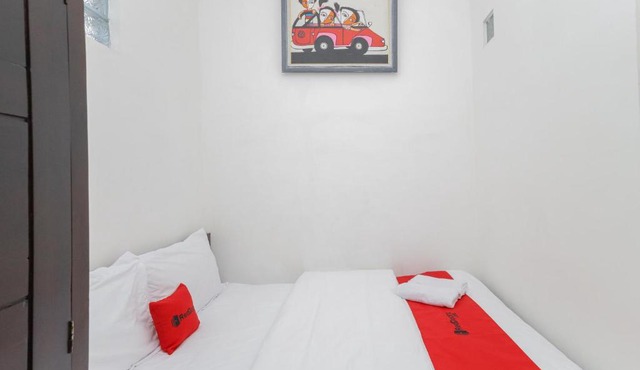 RedDoorz Syariah near Universitas Jember